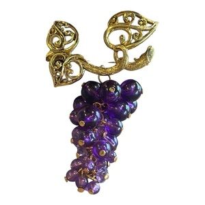 Elegant Gold and Purple Grape Brooch